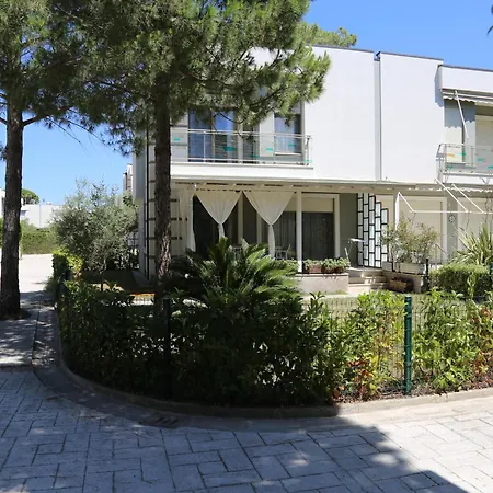 Artino 3br Villa, Pool And Sport Access - Perla Вилла