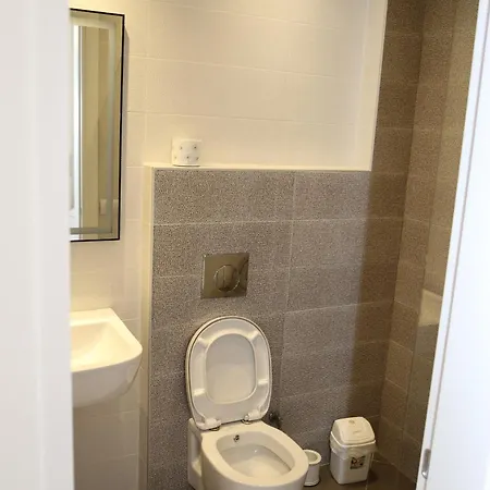 Artino 3br Villa, Pool And Sport Access - Perla *