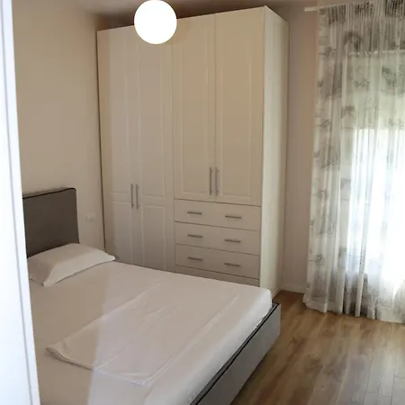 Artino 3br Villa, Pool And Sport Access - Perla