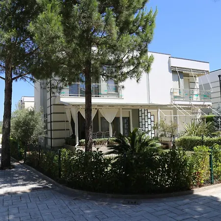 Artino 3br Villa, Pool And Sport Access - Perla Вилла Дуррес